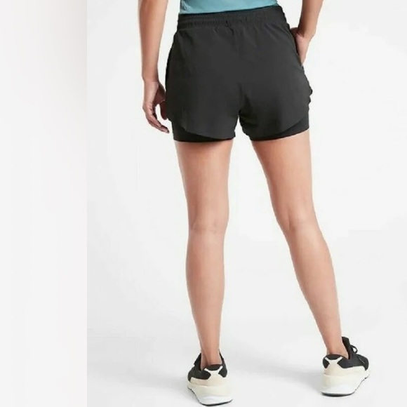 ATHLETA Women's Black CREST 2 in 1 Shortie Shorts Size 14 - Picture 2 of 7